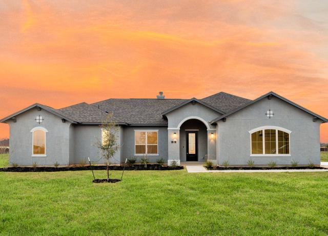 152 Pradera Ridge Drive, Floresville, TX